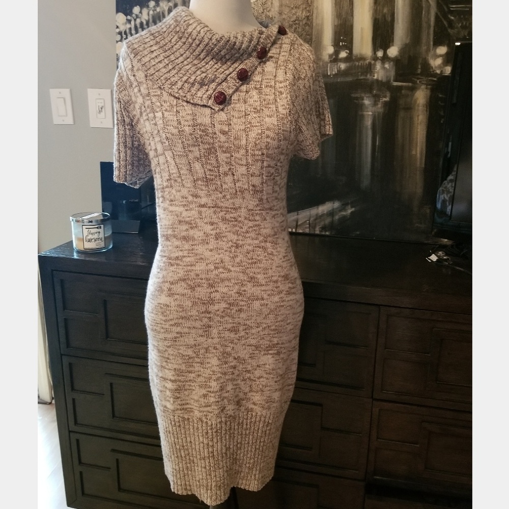 Sweater dress short sleeve roll collar size M
